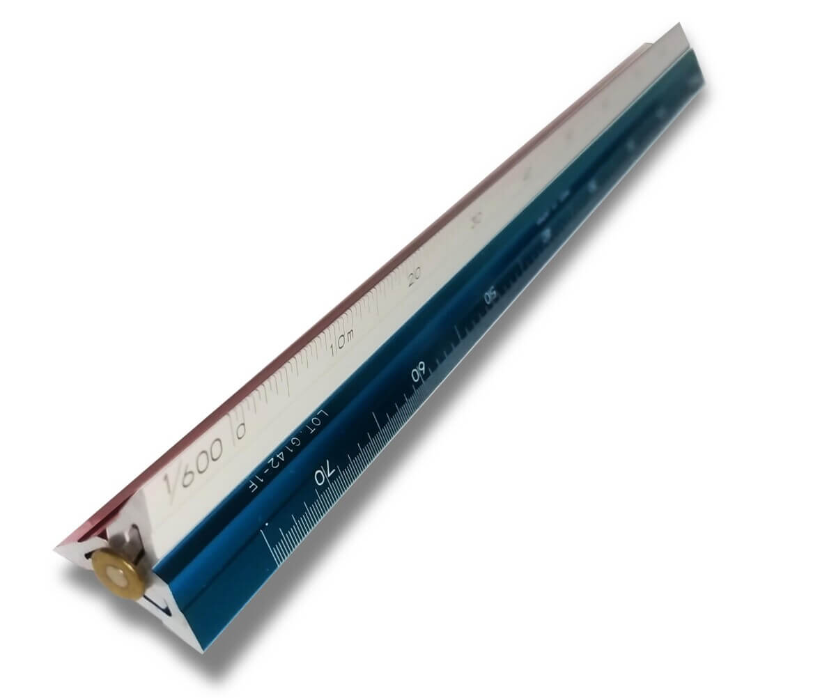 レーザー微細加工｜高精度・高品質の三角スケールを作るための技術について